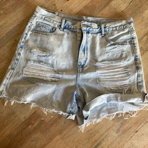 American Eagle “Mom Short” size 14